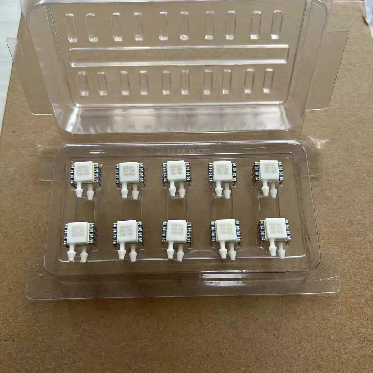 4525-DS5A002DP Pressure sensor has a measuring range of 2PSI new original