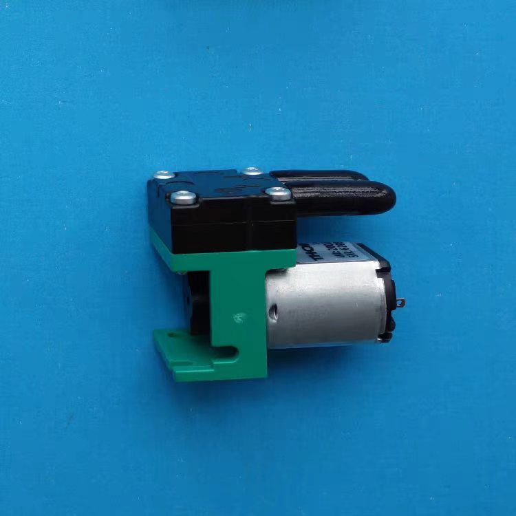 Thomas Diaphragm Vacuum Pump 20020215 2002VD/0.5/E/LC  new